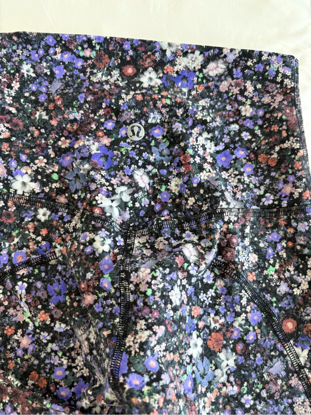 lululemon athletica Floral Print Leggings with scalloped hem - Picture 2 of 5